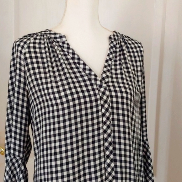 Black & White Check Split Neck Bell Sleeve Blouse. Size L - Picture 4 of 13